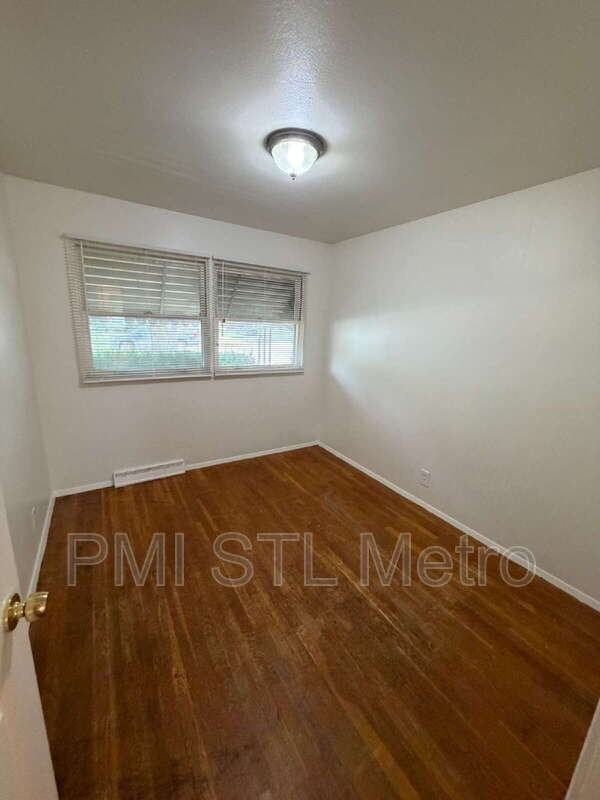 9319 Clarion Dr - Photo 4 of 12