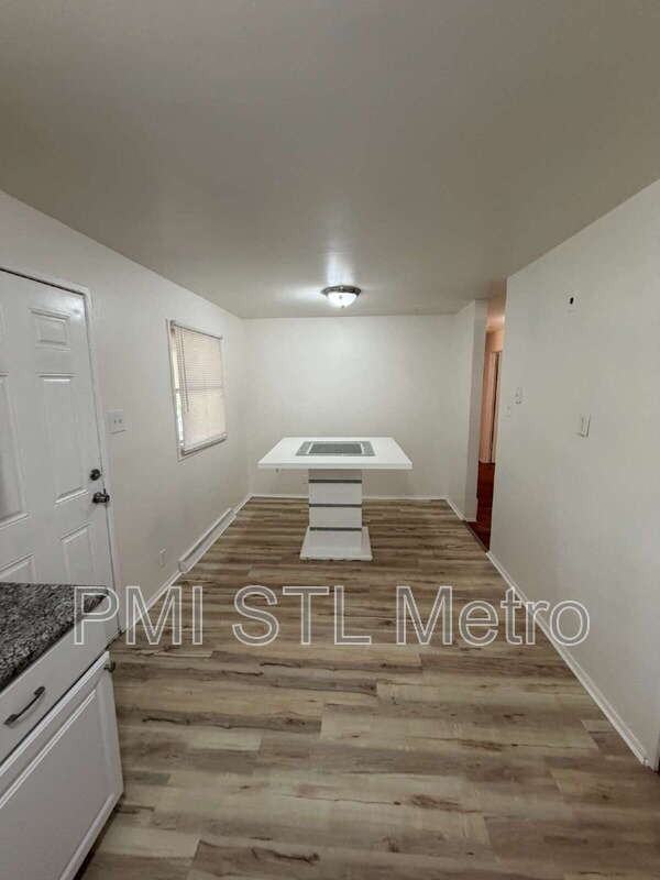 9319 Clarion Dr - Photo 7 of 12
