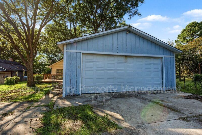 2416 N Church St - Photo 2 of 16