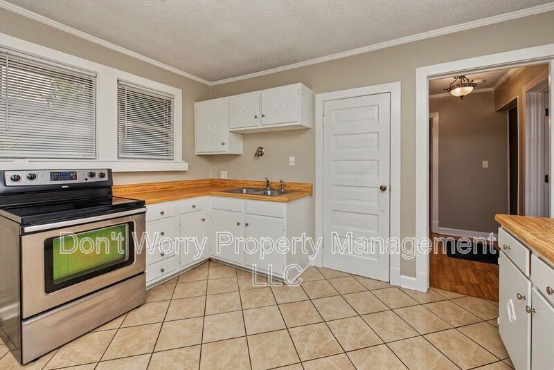 2416 N Church St - Photo 5 of 16