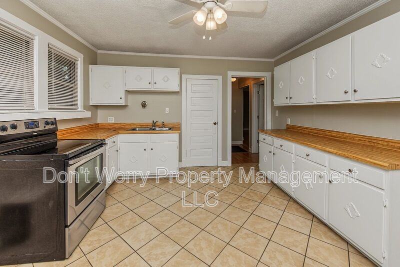 2416 N Church St - Photo 6 of 16