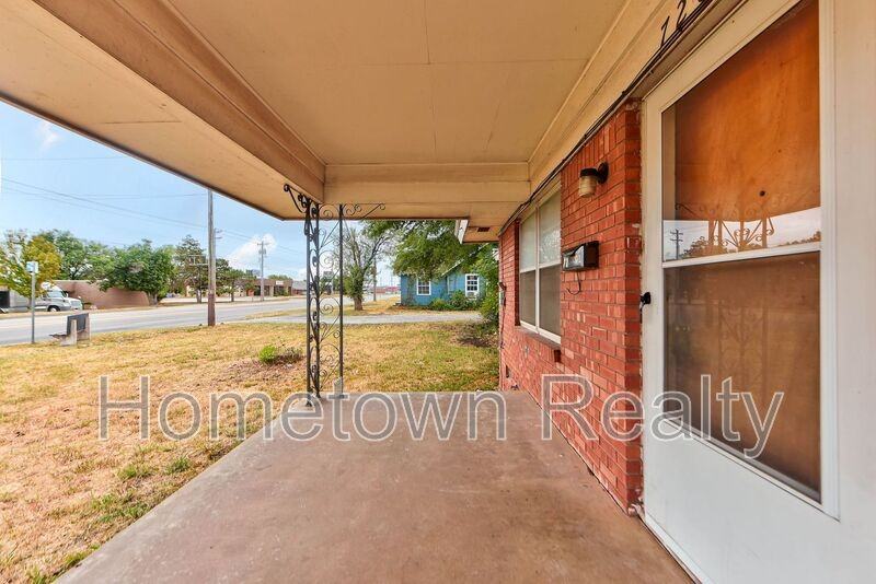 7201 S Walker Ave - Photo 3 of 26