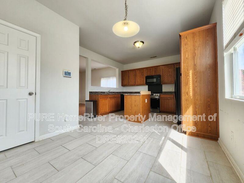 437 Watershed Dr - Photo 6 of 27
