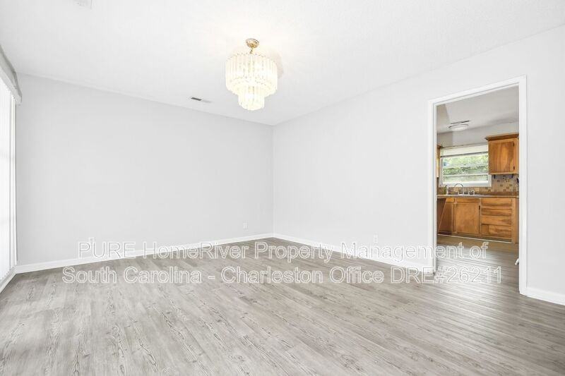 628 Constant Dr - Photo 3 of 21