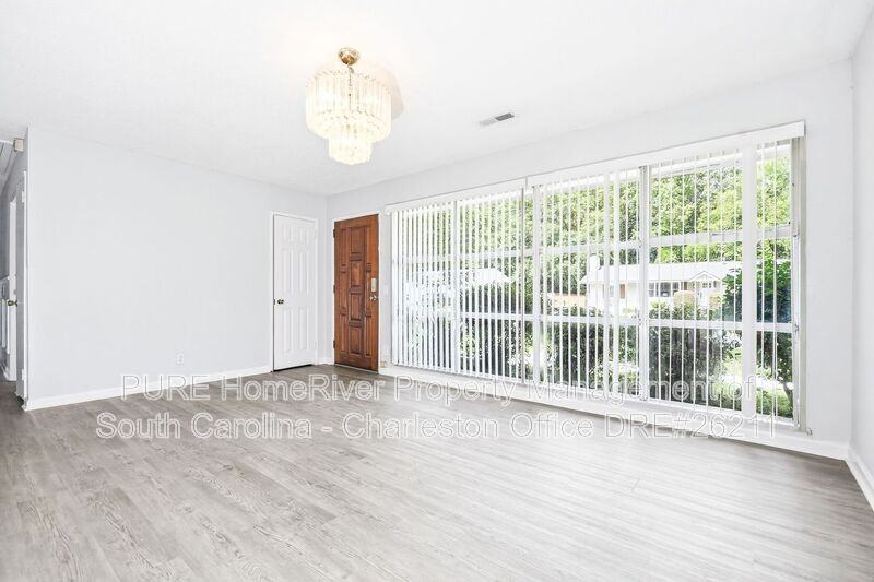 628 Constant Dr - Photo 4 of 21