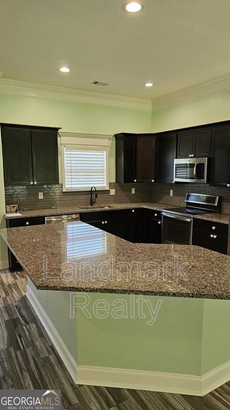 304 Durgin Dr - Photo 4 of 24