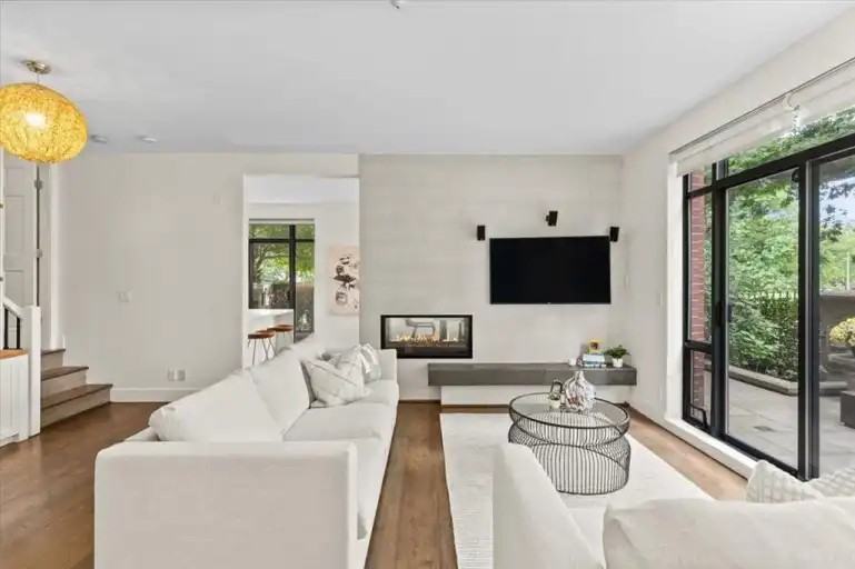 2688 Vine St #111 - Photo 6 of 26
