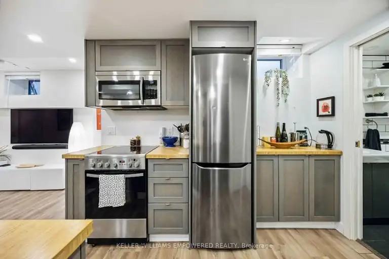 33 Garden Ave - Photo 2 of 13