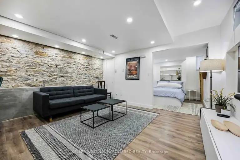 33 Garden Ave - Photo 3 of 13