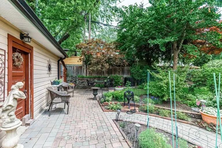 131 Gillard Ave #2 - Photo 3 of 18