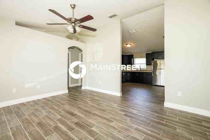 844 Jarnac Dr - Photo 5 of 17