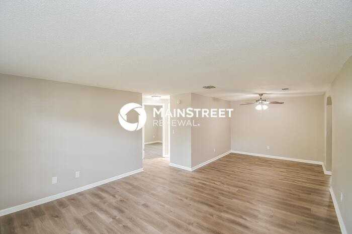 1523 Lavilla Dr N - Photo 5 of 16