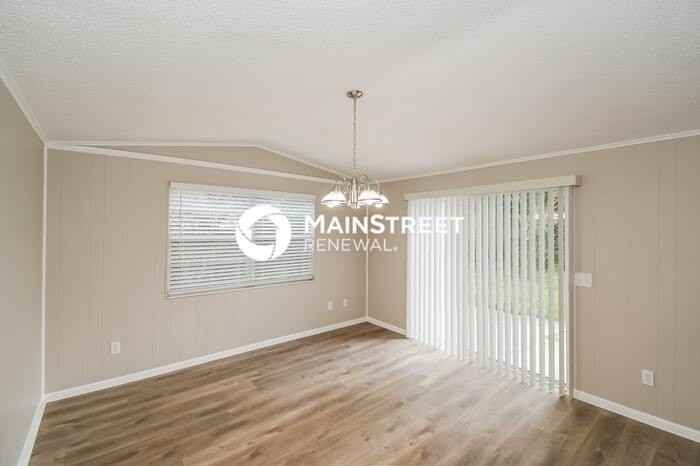 1523 Lavilla Dr N - Photo 7 of 16