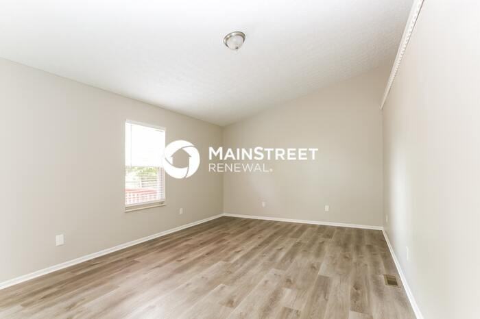 1923 Westbrook Village Dr - Photo 7 of 18