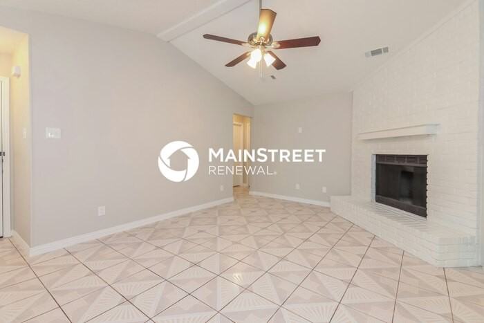 2400 Markland St - Photo 4 of 16