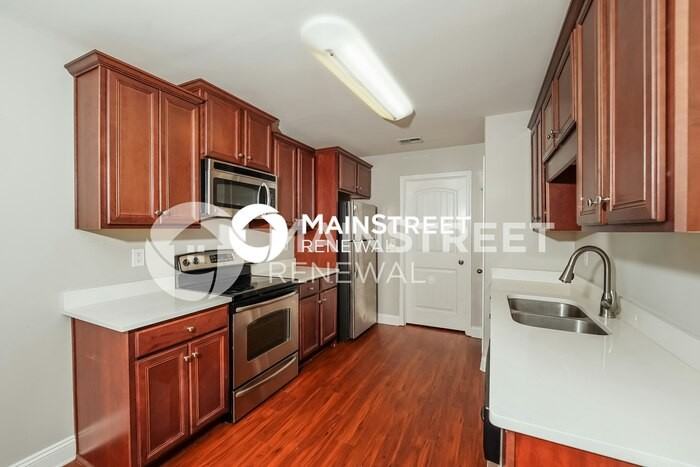50 Clover St - Photo 6 of 16