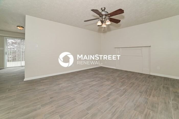 10204 Birch Hill Ln - Photo 4 of 17