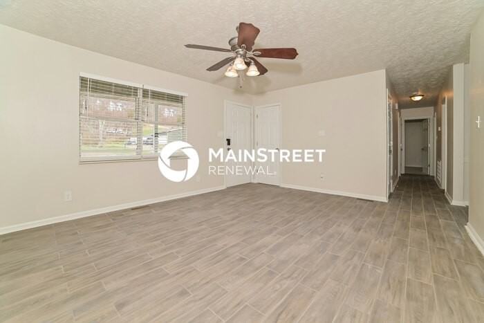 10204 Birch Hill Ln - Photo 5 of 17