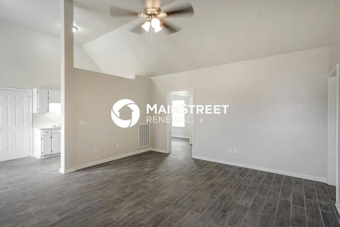 425 Parrish Hl #425 - Photo 4 of 17