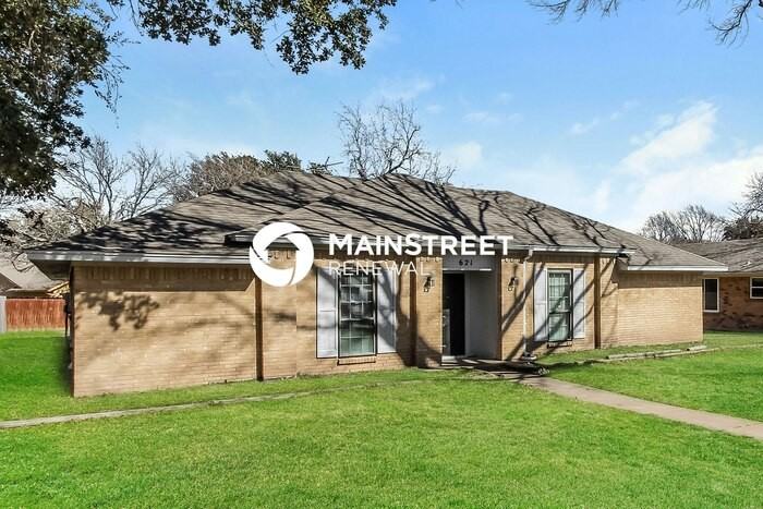 621 Granada Dr - Photo 2 of 16