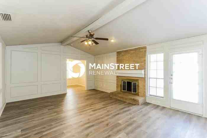 621 Granada Dr - Photo 3 of 16