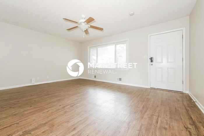 206 Maple St - Photo 2 of 18