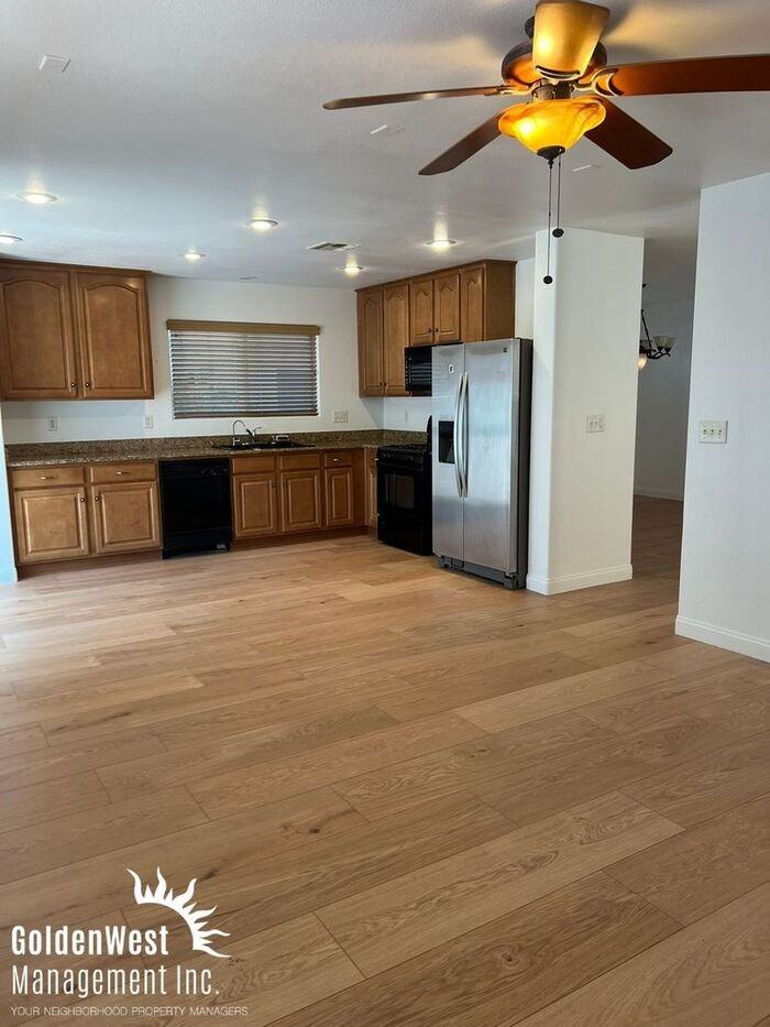 9533 Swiss Stone Ct - Photo 3 of 15