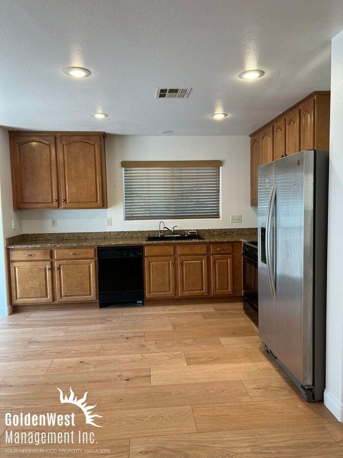 9533 Swiss Stone Ct - Photo 4 of 15