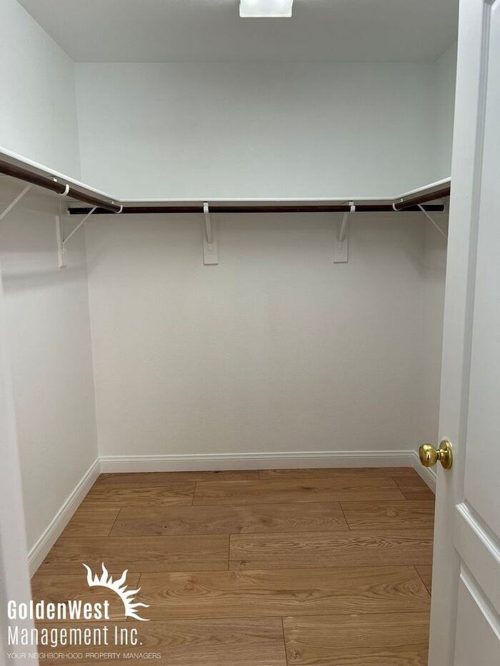 9533 Swiss Stone Ct - Photo 7 of 15