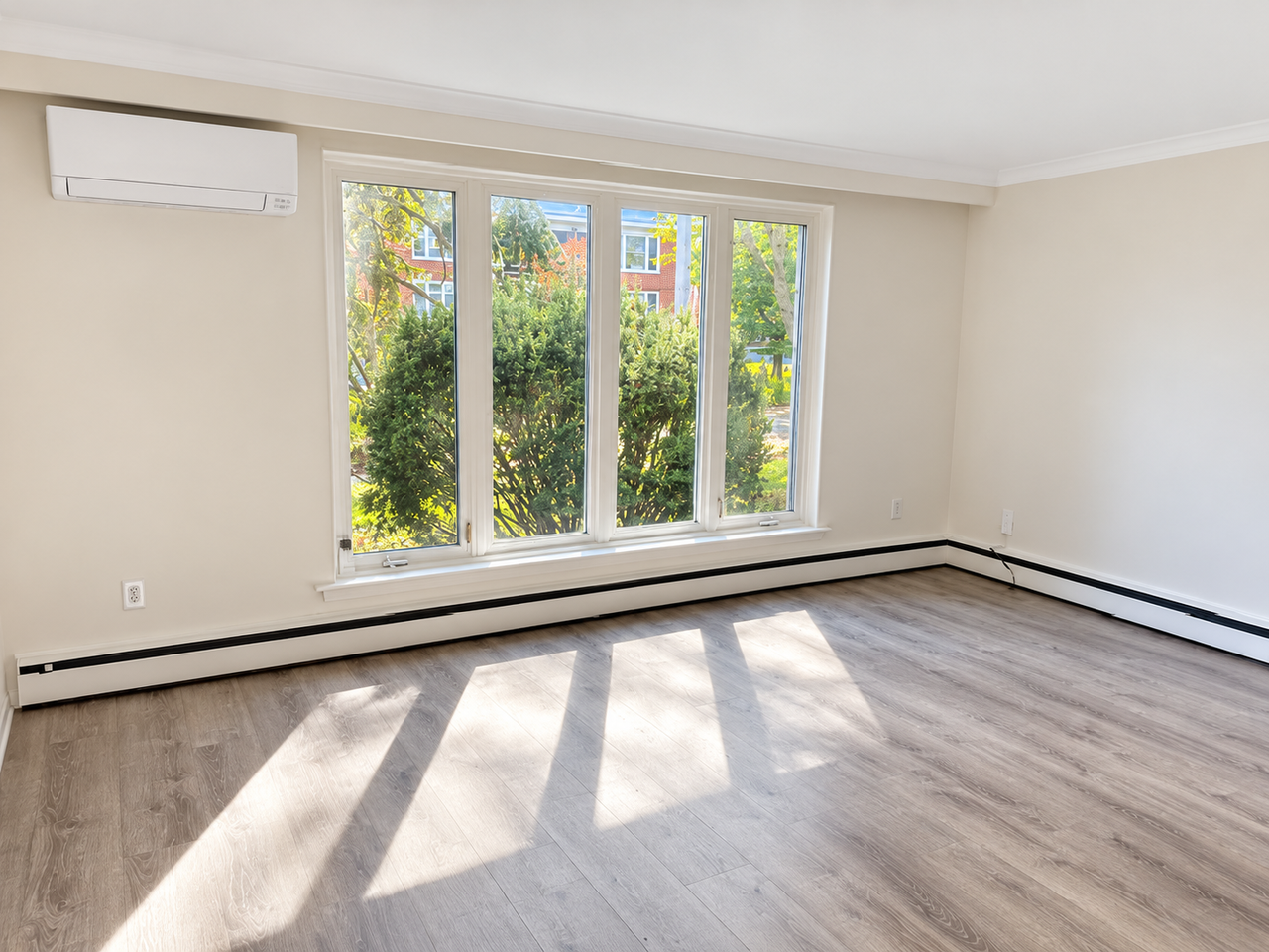 284 Glenforest Rd - Photo 4 of 7