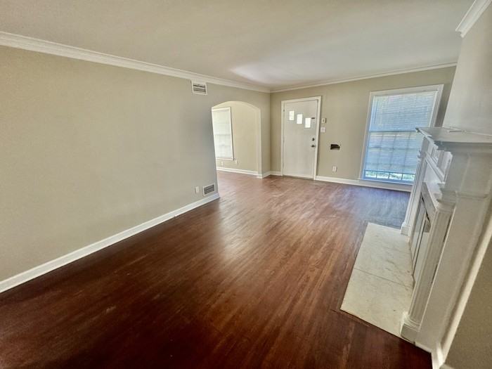 902 Brower St - Photo 2 of 15