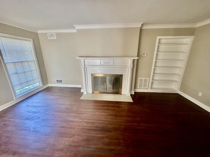 902 Brower St - Photo 3 of 15