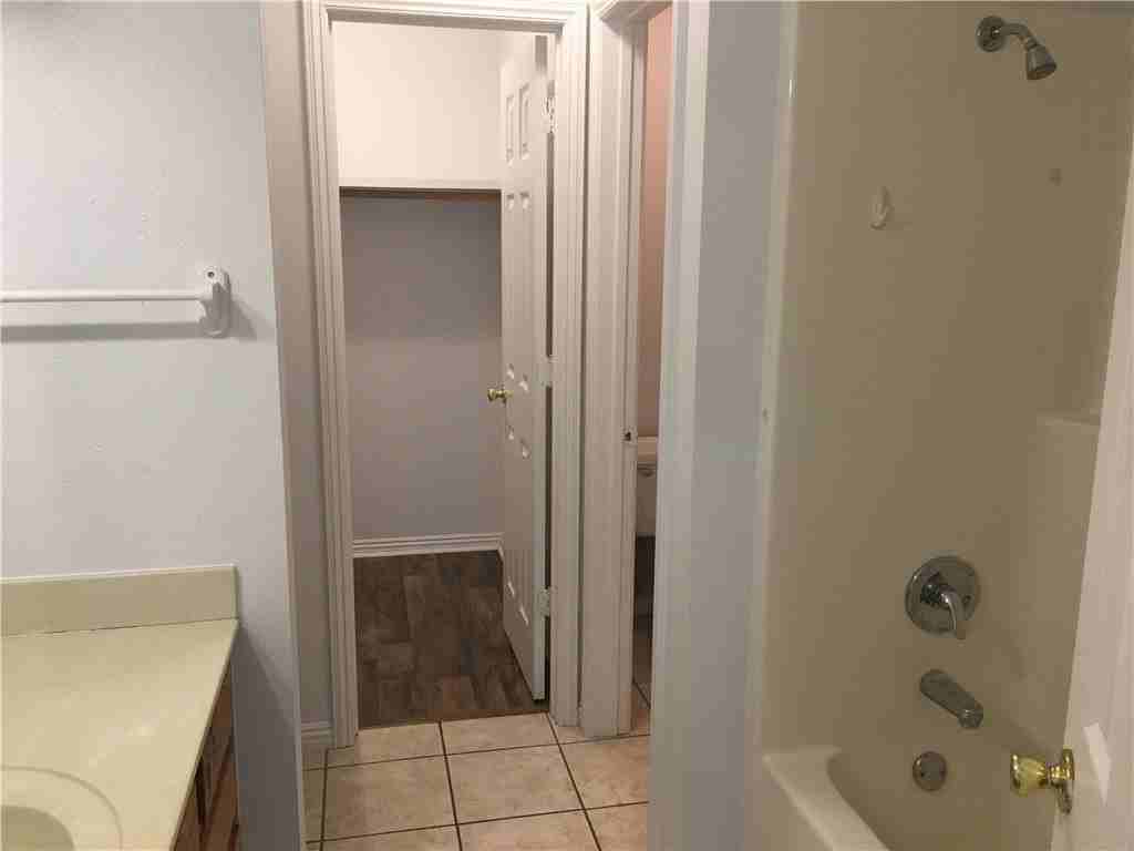 2720 Meridian Pl - Photo 5 of 8