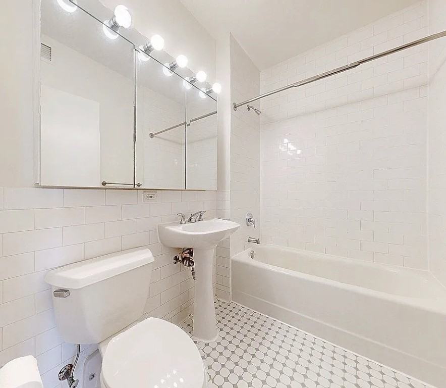 90 Washington St #12S - Photo 3 of 5