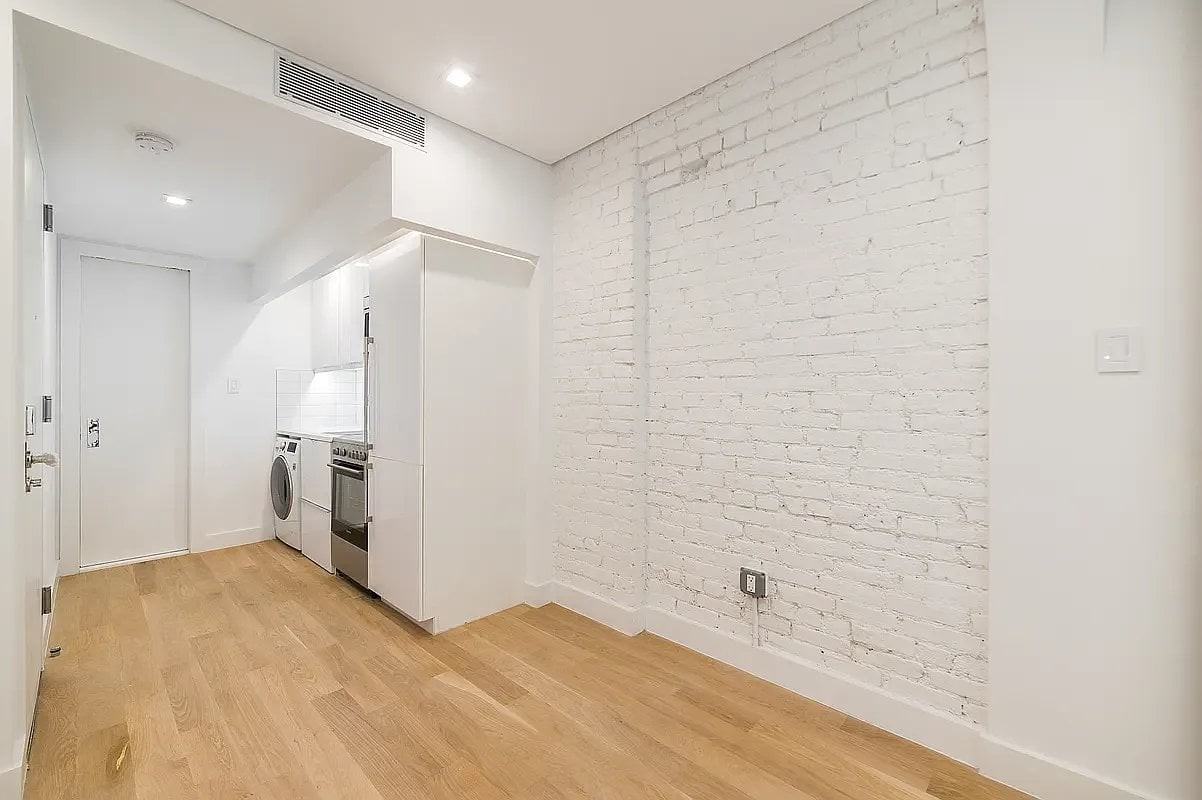 26 Prince St #5 - Photo 2 of 5