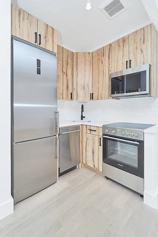 138 Union St #1F - Photo 6 of 8