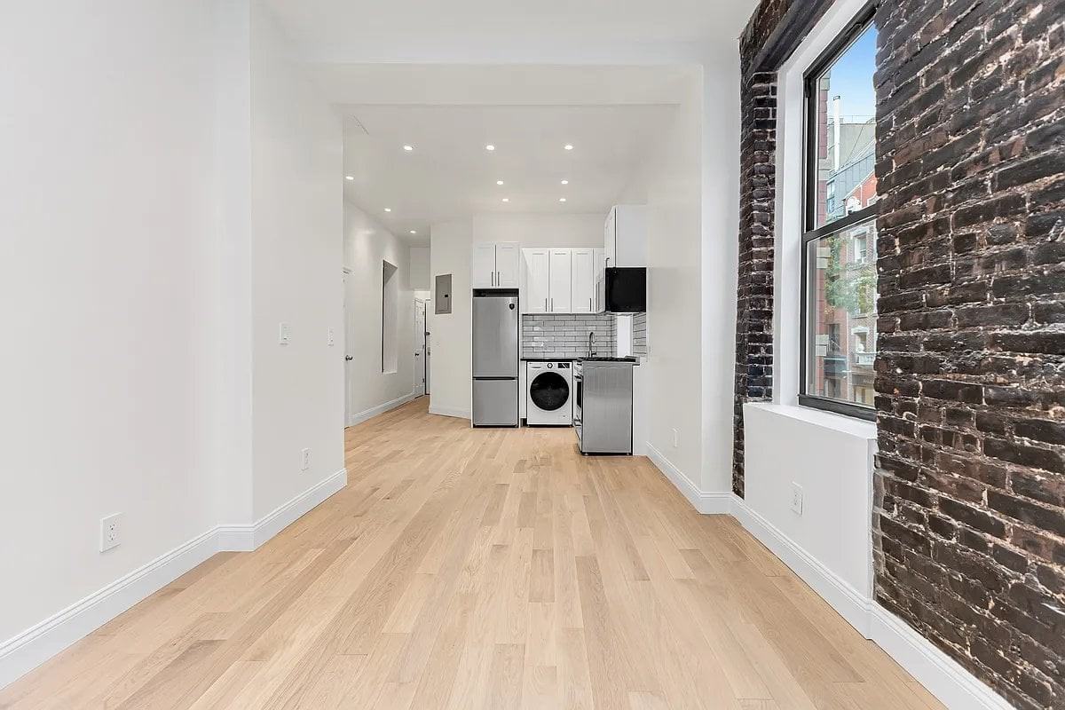 17 Prince St #1 - Photo 2 of 5