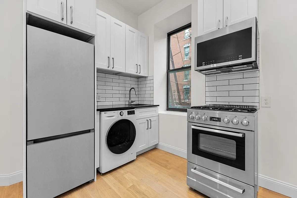 17 Prince St #1 - Photo 4 of 5