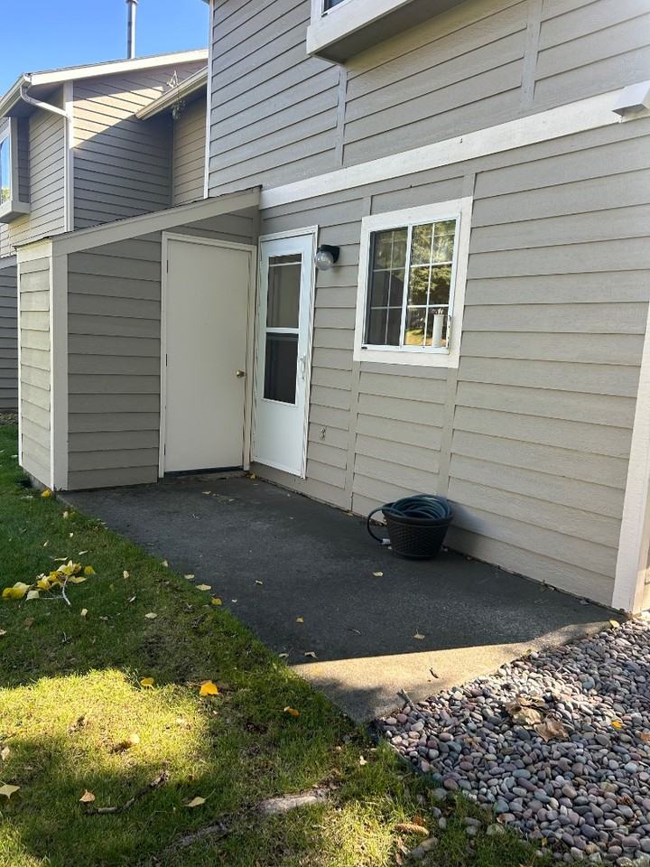 2805 Lowridge Ct - Photo 5 of 17