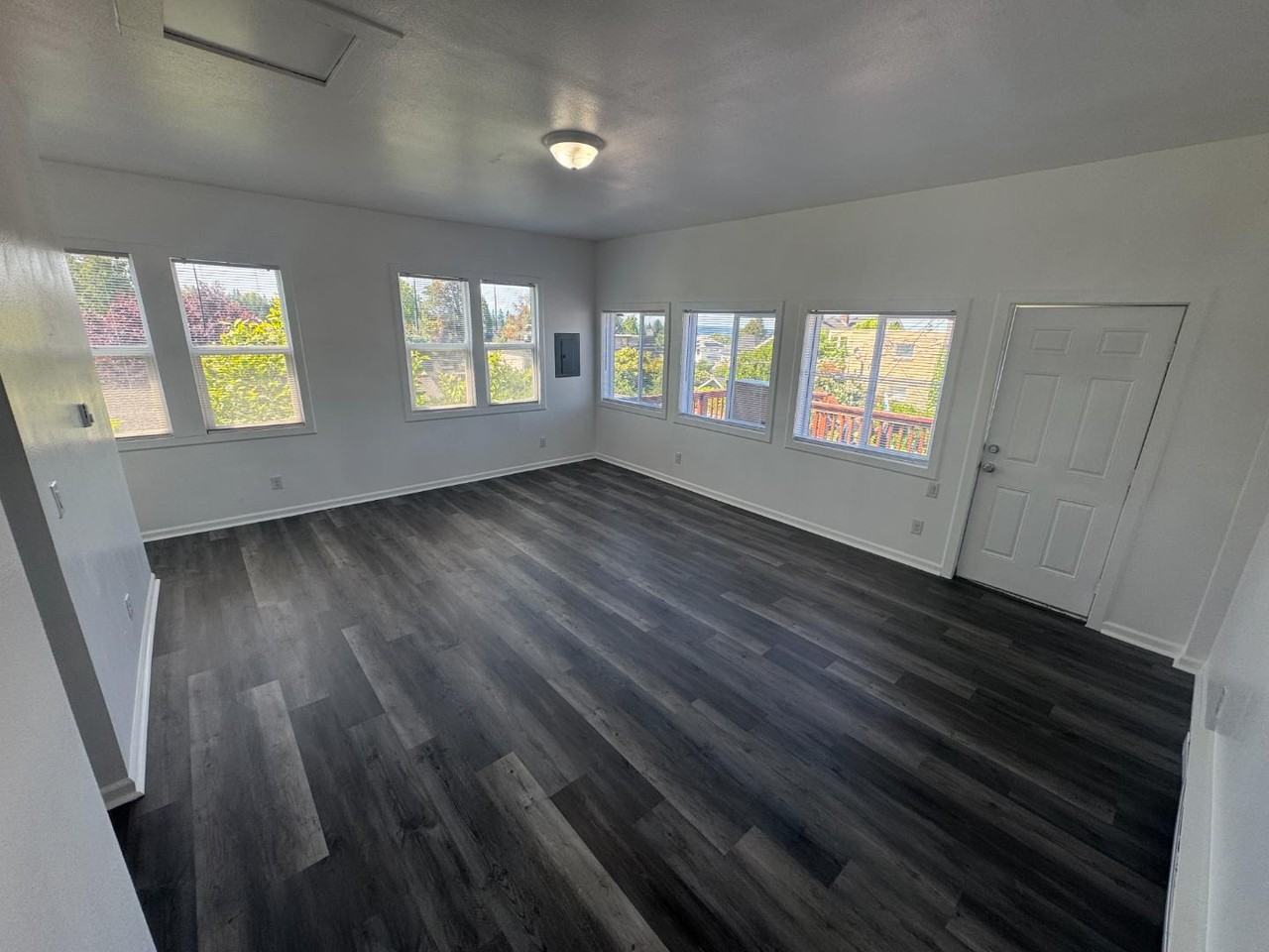 North Bay Villa - Photo 3 of 17