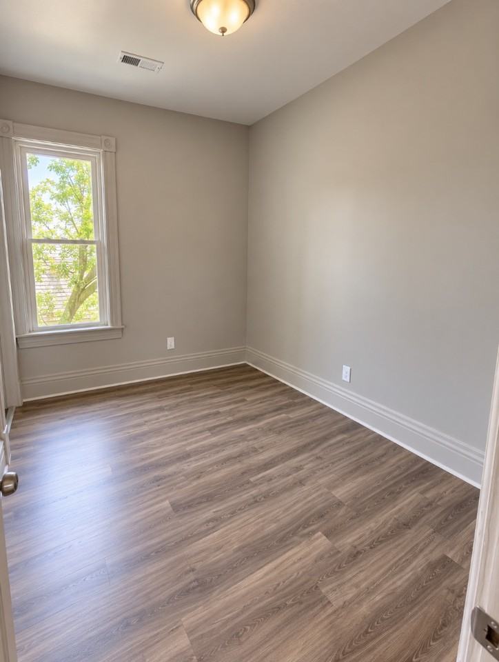 Glen Ave - Photo 7 of 10