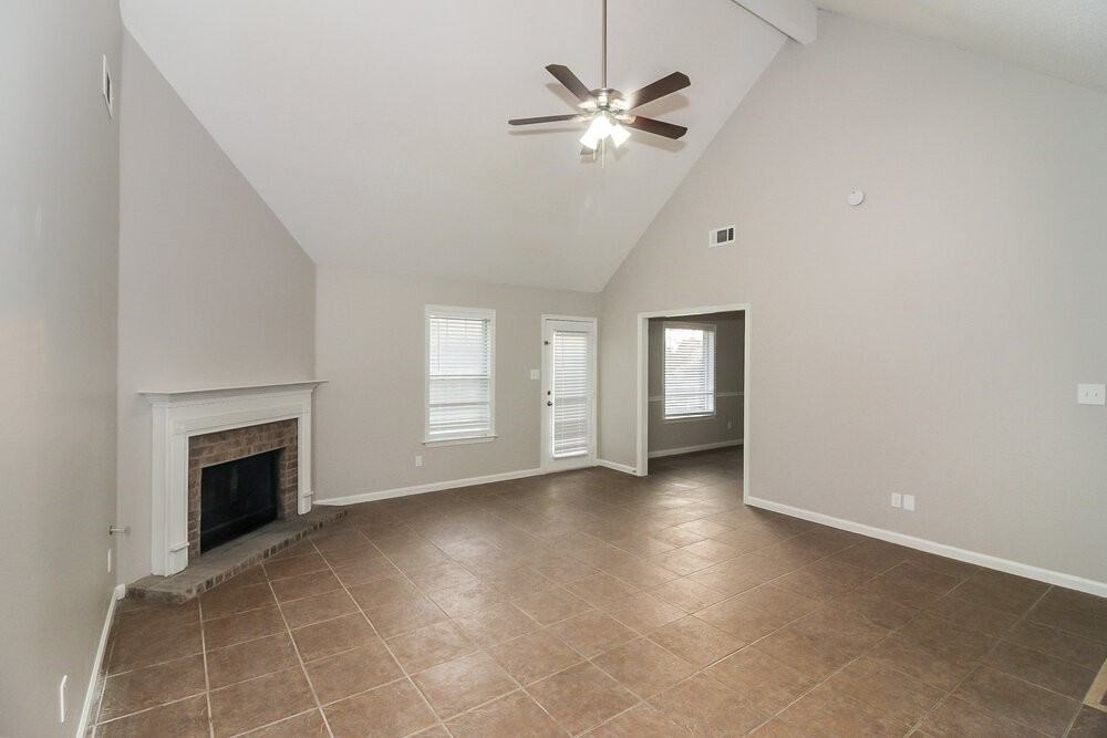 10313 Autumn Bluff Cv - Photo 3 of 16