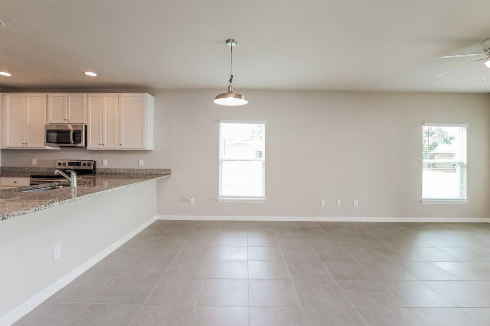 1042 Dudley Dr - Photo 6 of 16