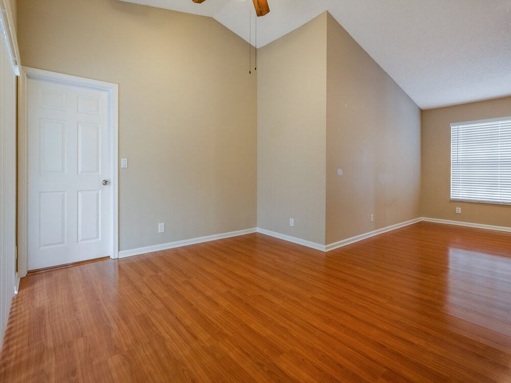 4501 Nw 49th Ct - Photo 7 of 19