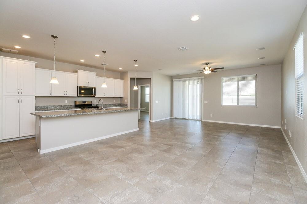 2100 W Garland Dr - Photo 4 of 16