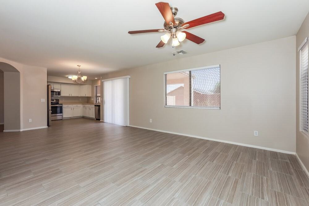 29821 N Blackfoot Daisy Dr - Photo 4 of 17