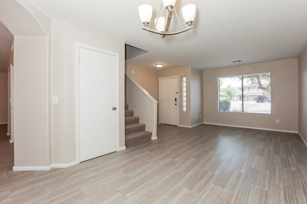 29821 N Blackfoot Daisy Dr - Photo 5 of 17