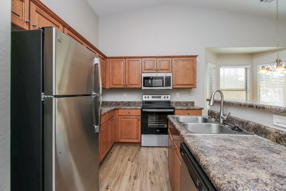 29356 N Red Finch Dr - Photo 7 of 16
