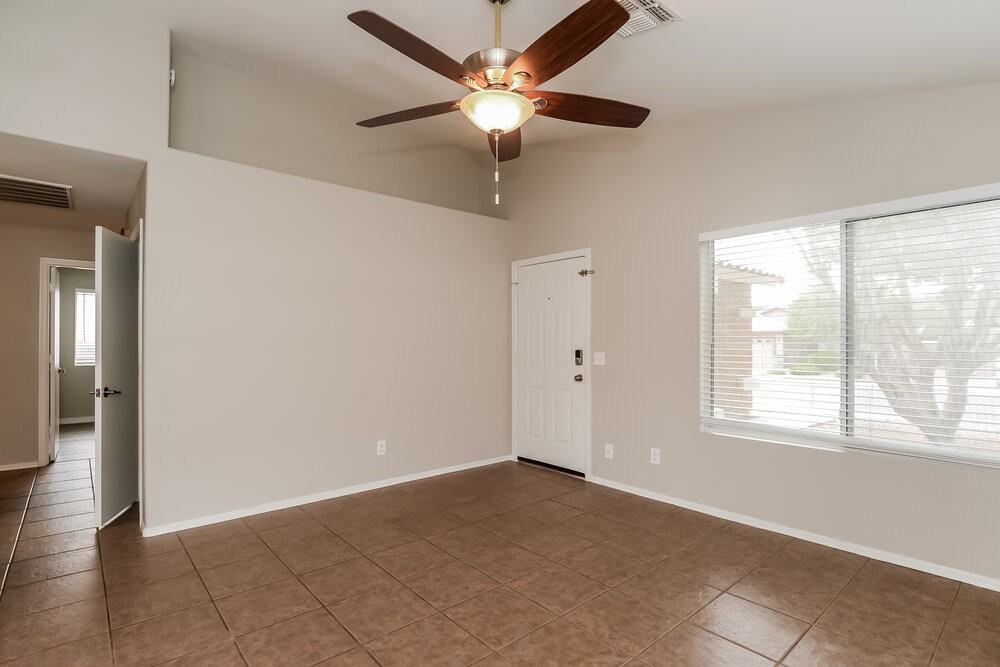 429 S 93rd Pl - Photo 4 of 16