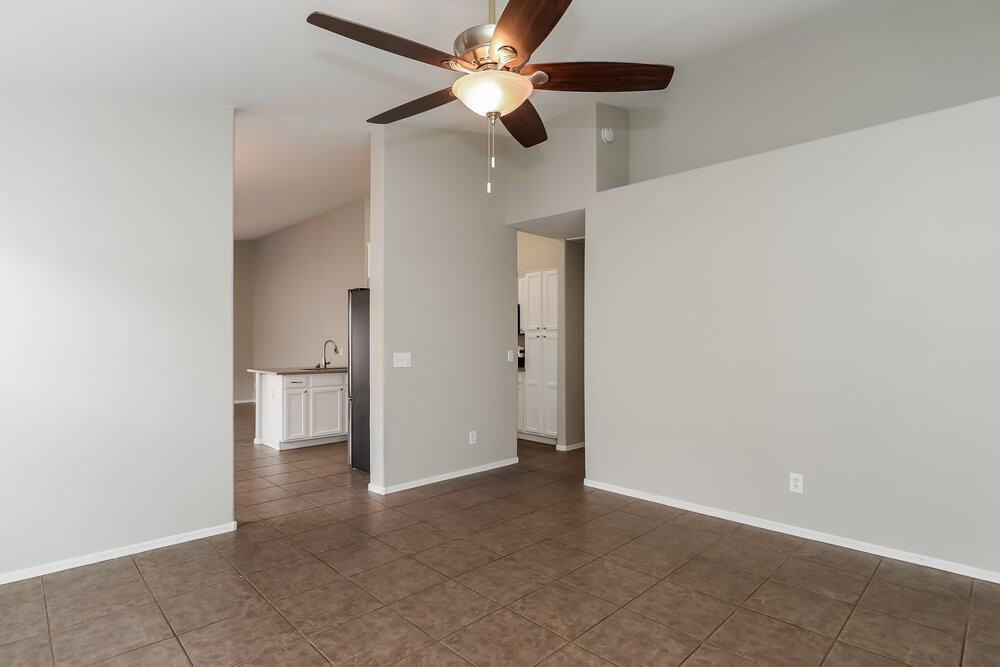 429 S 93rd Pl - Photo 5 of 16